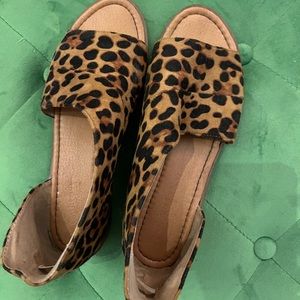 Stylish cheetah flats